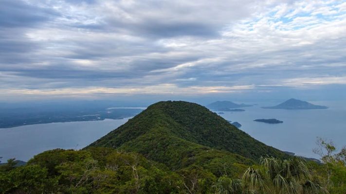 Вулкан Кончагуа в ожидании строительства биткоин-сити