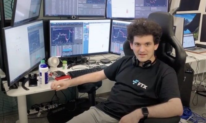 Биржа криптовалют FTX . Владелец Сэм Бэнкман-Фрид