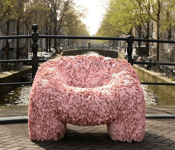 Кресло в физическом мире